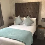 Clifton House Bed and Breakfast 4*