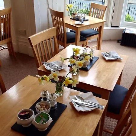 Clifton House 4*