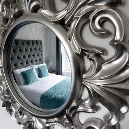 فندق مبيت وإفطار Clifton House 4*