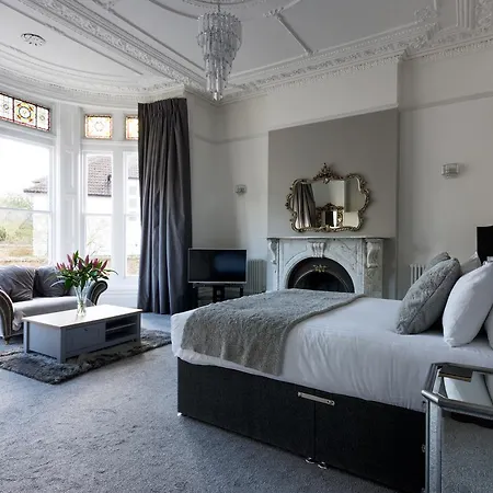 Clifton House Bed & Breakfast 4*