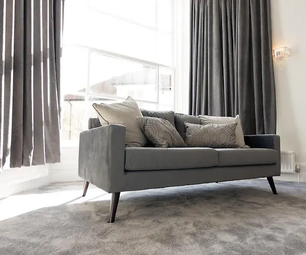 Clifton House 布里斯托