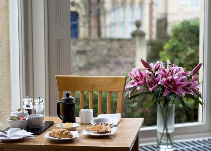 فندق مبيت وإفطار Clifton House بريستول